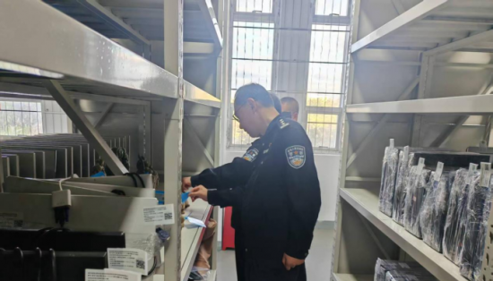 市公安局督查支隊(duì)、法制支隊(duì)蒞臨涉案財(cái)物管理中心開(kāi)展審查指導(dǎo)工作